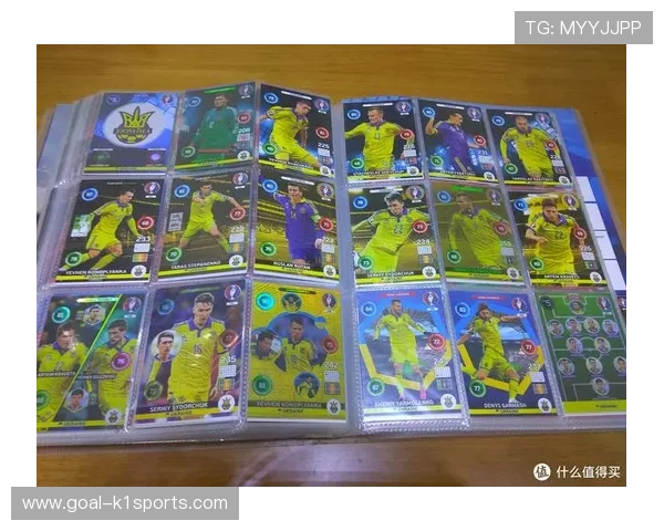 高清足球帕尼尼球星卡收藏图鉴展示经典足球明星卡片精美细节